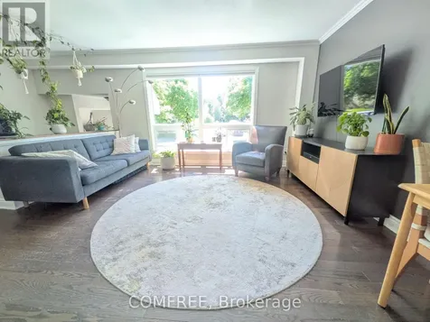 8B Forester Crescent Ottawa ON K2H 8X9