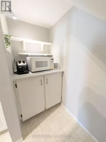 8B Forester Crescent Ottawa ON K2H 8X9
