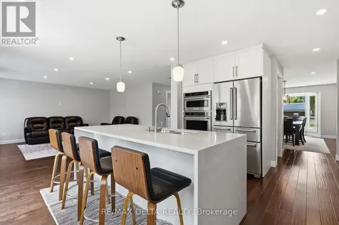 1791 Queensdale Avenue Ottawa ON K1T 1J7