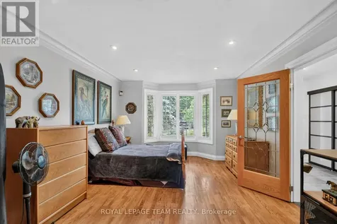 22 Lynhurst Avenue Ottawa ON K1V 9W7