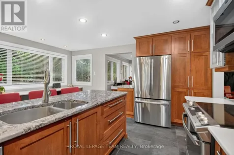 22 Lynhurst Avenue Ottawa ON K1V 9W7