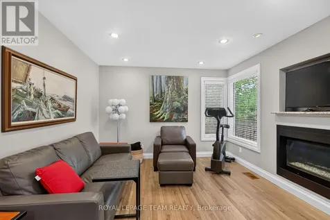 22 Lynhurst Avenue Ottawa ON K1V 9W7