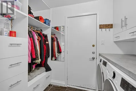 22 Lynhurst Avenue Ottawa ON K1V 9W7
