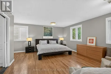 22 Lynhurst Avenue Ottawa ON K1V 9W7