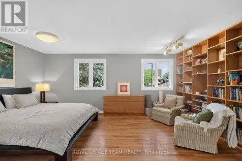 22 Lynhurst Avenue Ottawa ON K1V 9W7