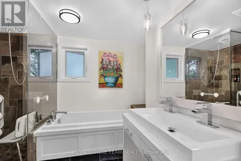 22 Lynhurst Avenue Ottawa ON K1V 9W7