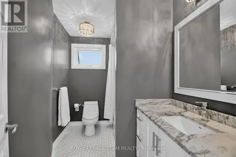 22 Lynhurst Avenue Ottawa ON K1V 9W7