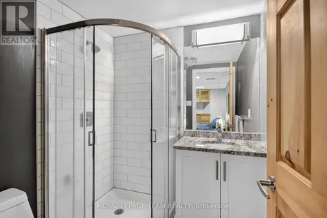 22 Lynhurst Avenue Ottawa ON K1V 9W7