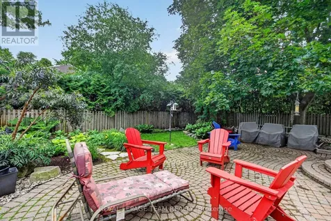 22 Lynhurst Avenue Ottawa ON K1V 9W7