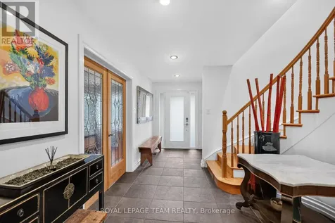 22 Lynhurst Avenue Ottawa ON K1V 9W7