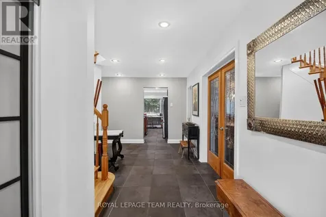 22 Lynhurst Avenue Ottawa ON K1V 9W7