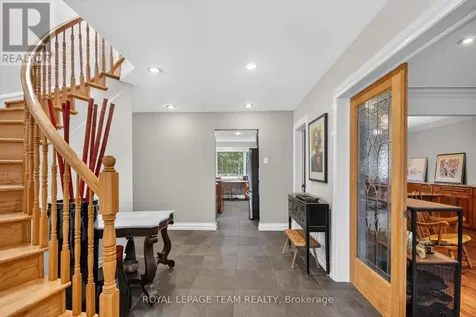 22 Lynhurst Avenue Ottawa ON K1V 9W7