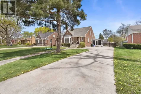 3104 Longfellow Avenue Windsor ON N9E 2L5