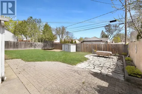 3104 Longfellow Avenue Windsor ON N9E 2L5