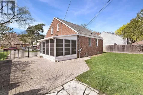 3104 Longfellow Avenue Windsor ON N9E 2L5