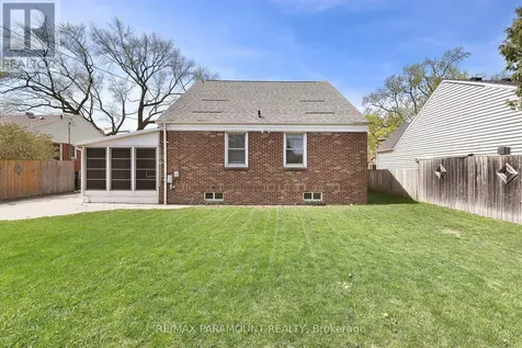 3104 Longfellow Avenue Windsor ON N9E 2L5