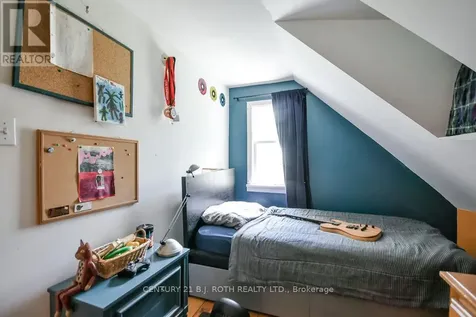 21 Benner Street Orillia ON L3V 2G6
