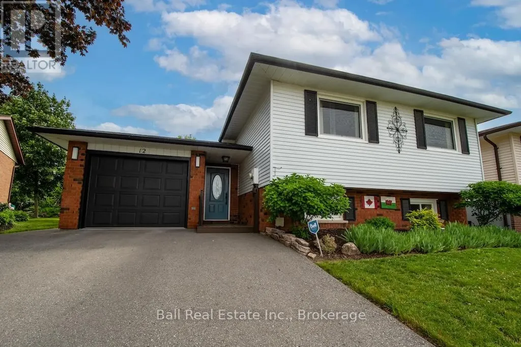 12 Lakefield Court Selwyn ON K0L 2H0