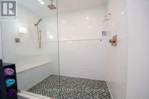 12 Lakefield Court Selwyn ON K0L 2H0