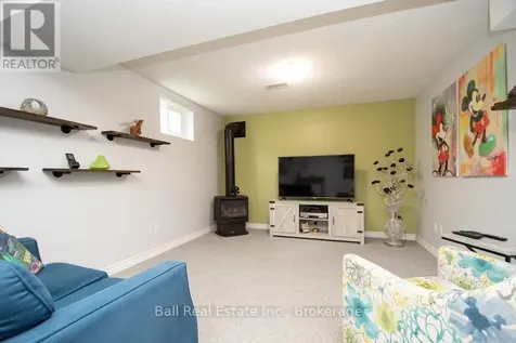 12 Lakefield Court Selwyn ON K0L 2H0