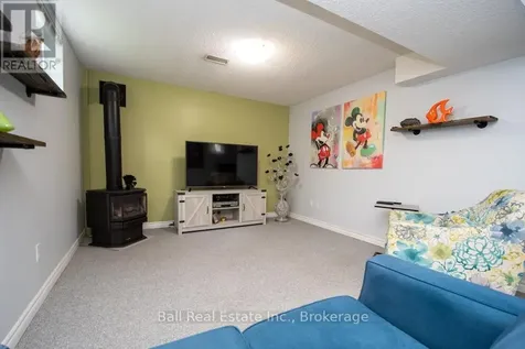 12 Lakefield Court Selwyn ON K0L 2H0