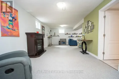12 Lakefield Court Selwyn ON K0L 2H0