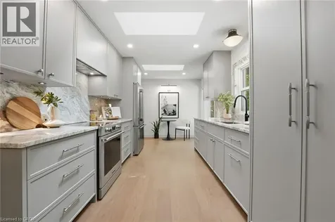 571 Leonard Court Burlington ON L7T 2P4