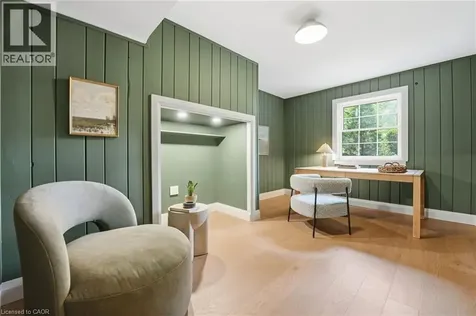 571 Leonard Court Burlington ON L7T 2P4