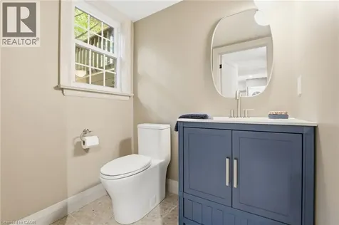 571 Leonard Court Burlington ON L7T 2P4