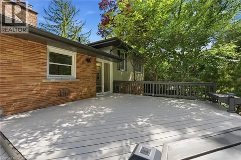571 Leonard Court Burlington ON L7T 2P4