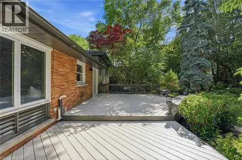 571 Leonard Court Burlington ON L7T 2P4