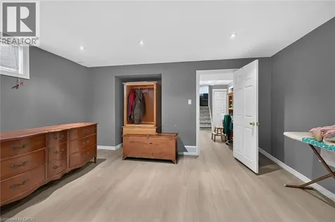64 Caledonia Avenue Caledonia ON N3W 2M9