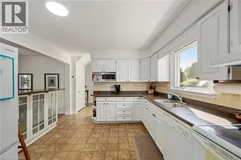 50 Queen Mary Crescent London ON N6H 4B4