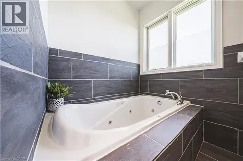 511 Glover Road Stoney Creek ON L8E 5C6