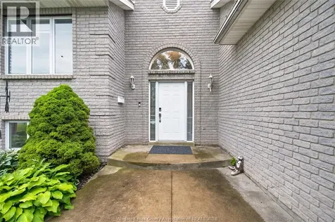 312 Bouffard Lasalle ON N9J 1G2