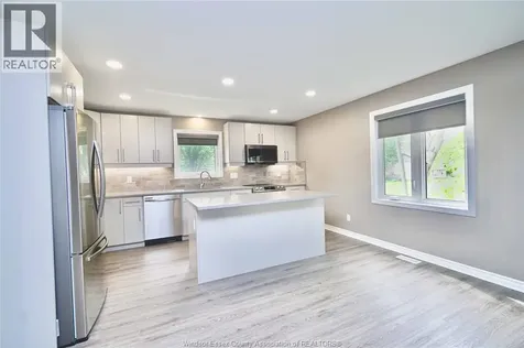 81 Brien Avenue West Essex ON N8M 1V9