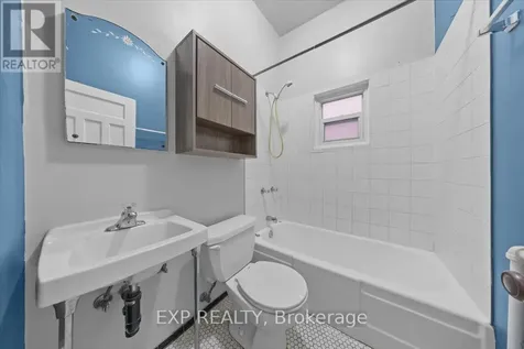484 Gilmour Street Ottawa ON K1R 5L4