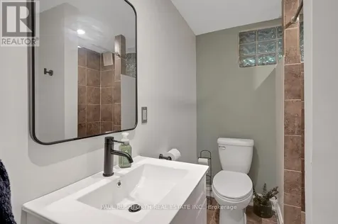 2418 Clementine Boulevard Ottawa ON K1V 8E2