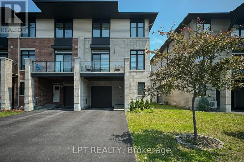 552 Labrador Crescent Ottawa ON K1T 0R5