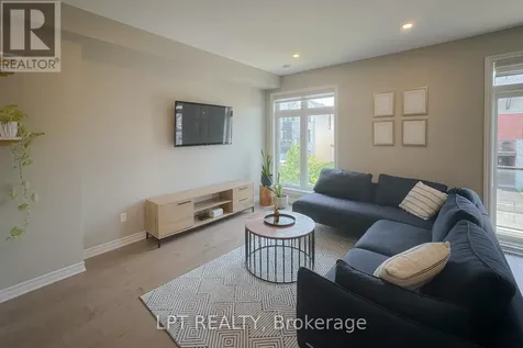 552 Labrador Crescent Ottawa ON K1T 0R5