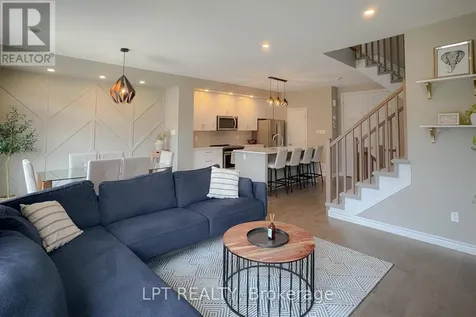 552 Labrador Crescent Ottawa ON K1T 0R5