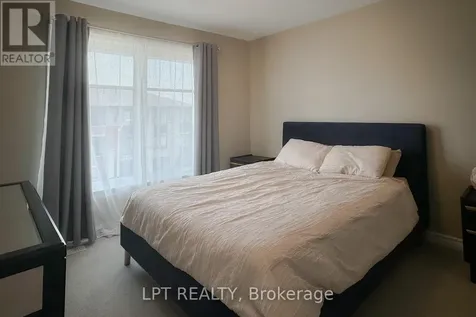 552 Labrador Crescent Ottawa ON K1T 0R5