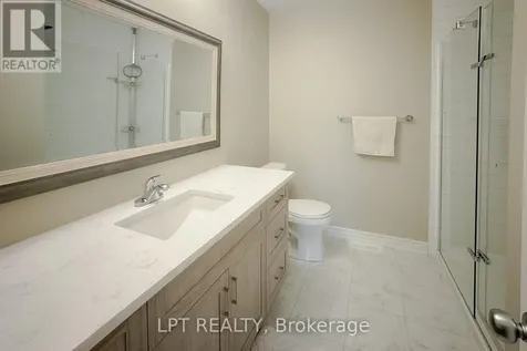 552 Labrador Crescent Ottawa ON K1T 0R5