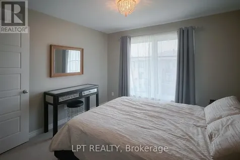 552 Labrador Crescent Ottawa ON K1T 0R5