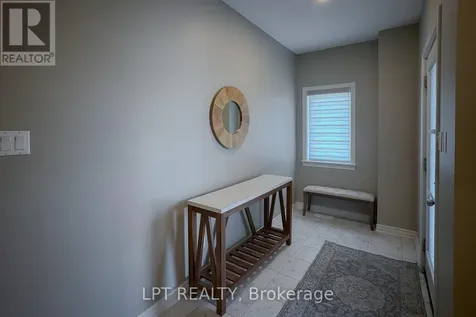 552 Labrador Crescent Ottawa ON K1T 0R5
