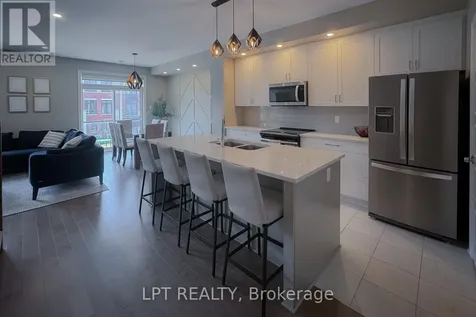 552 Labrador Crescent Ottawa ON K1T 0R5