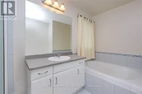 301 Mosaic Private Ottawa ON K2K 0H1