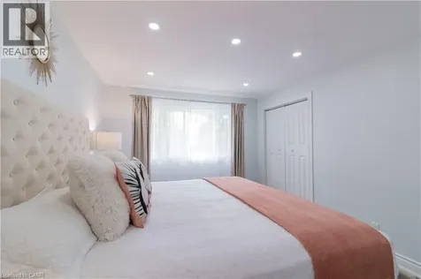 304 Greenfield Avenue Kitchener ON N2C 1E1