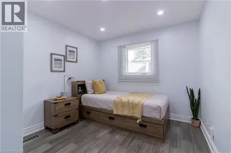 304 Greenfield Avenue Kitchener ON N2C 1E1