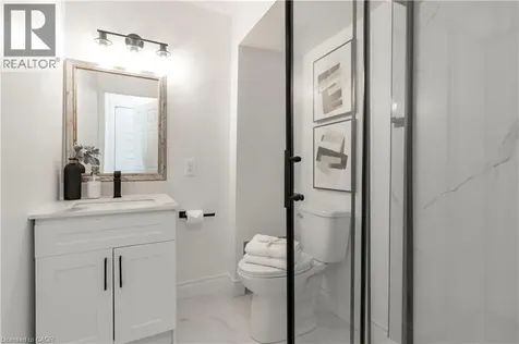 304 Greenfield Avenue Kitchener ON N2C 1E1